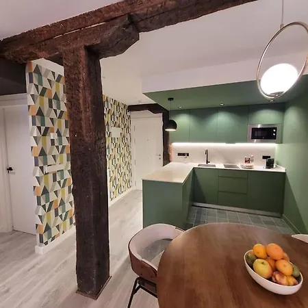 Piso Boutique A Un Minuto Del Casco Viejo ビルバオ